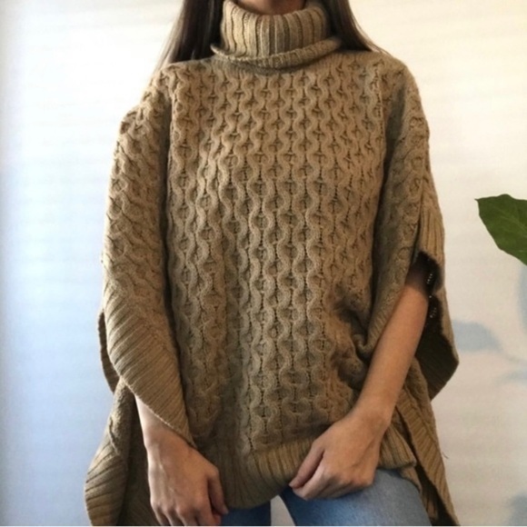 Michael Kors Sweaters - Michael Kors camel chunky  knit turtleneck ribbed trim alpaca textured poncho